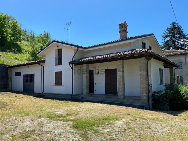 casa indipendente in vendita a Santo Stefano Belbo