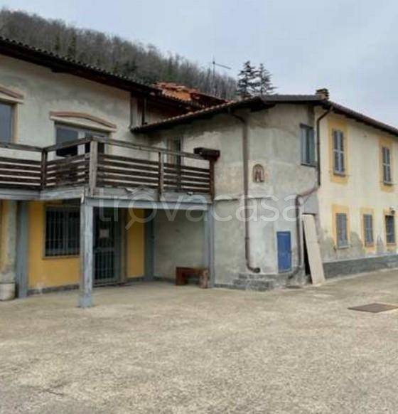 casa indipendente in vendita a Santo Stefano Belbo