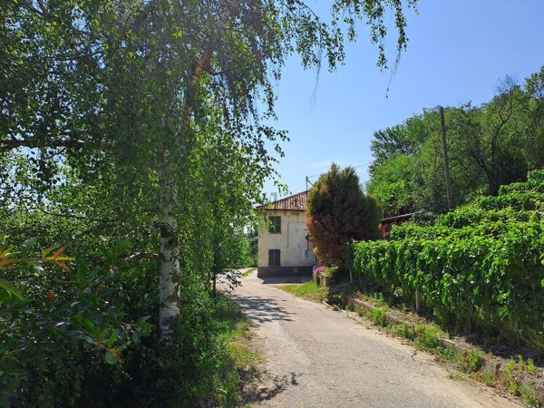 casa indipendente in vendita a Santo Stefano Belbo
