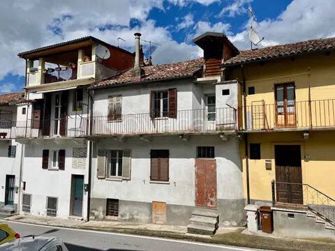 casa indipendente in vendita a Santo Stefano Belbo