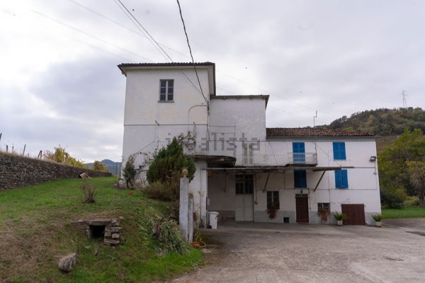 casa indipendente in vendita a Santo Stefano Belbo