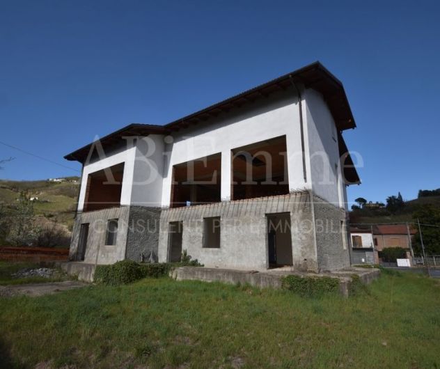 casa indipendente in vendita a Santo Stefano Belbo