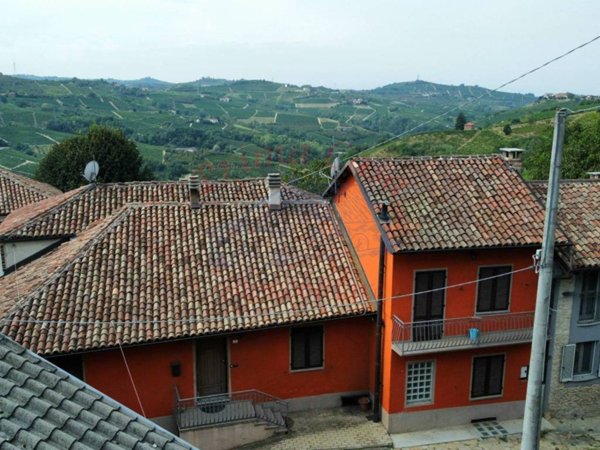 casa indipendente in vendita a Santo Stefano Belbo