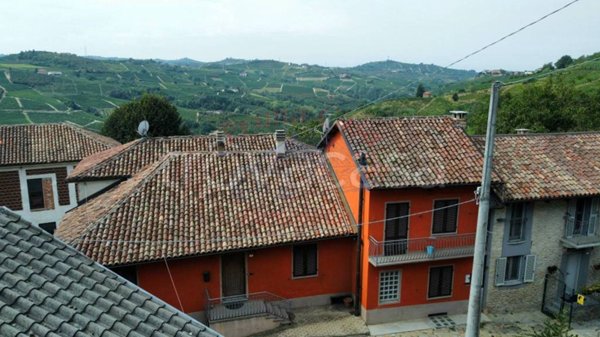 casa indipendente in vendita a Santo Stefano Belbo
