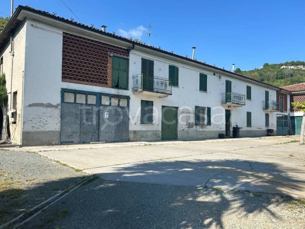 casa indipendente in vendita a Santo Stefano Belbo