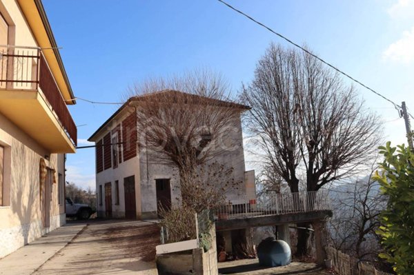 casa indipendente in vendita a Santo Stefano Belbo