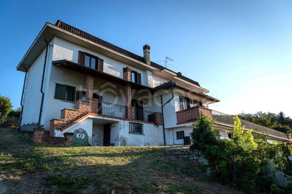 casa indipendente in vendita a Santo Stefano Belbo