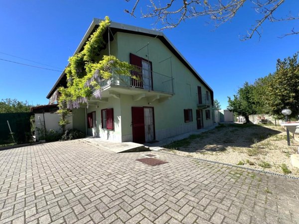 casa indipendente in vendita a Santo Stefano Roero