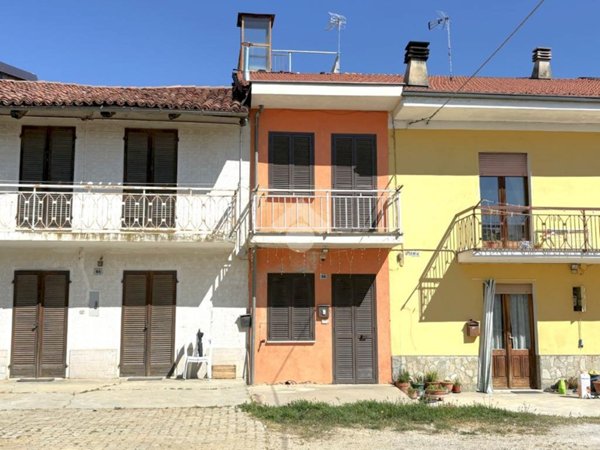casa semindipendente in vendita a Santo Stefano Roero