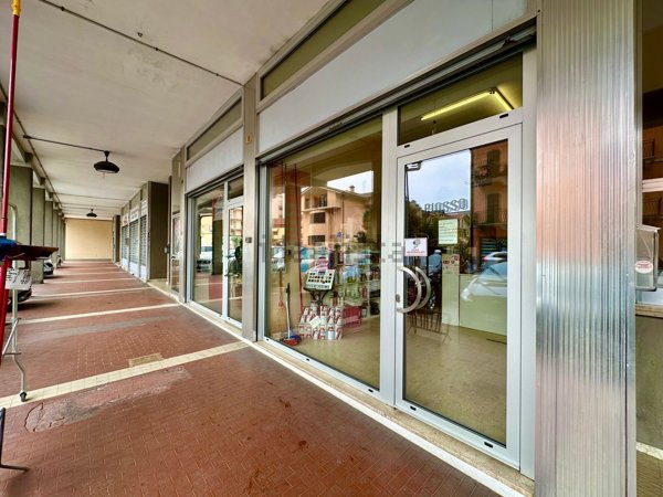 locale commerciale in vendita a Savigliano