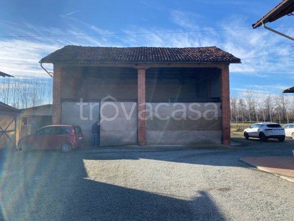 locale commerciale in vendita a Savigliano in zona Suniglia