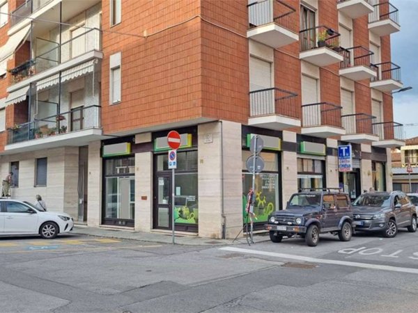 locale commerciale in vendita a Savigliano