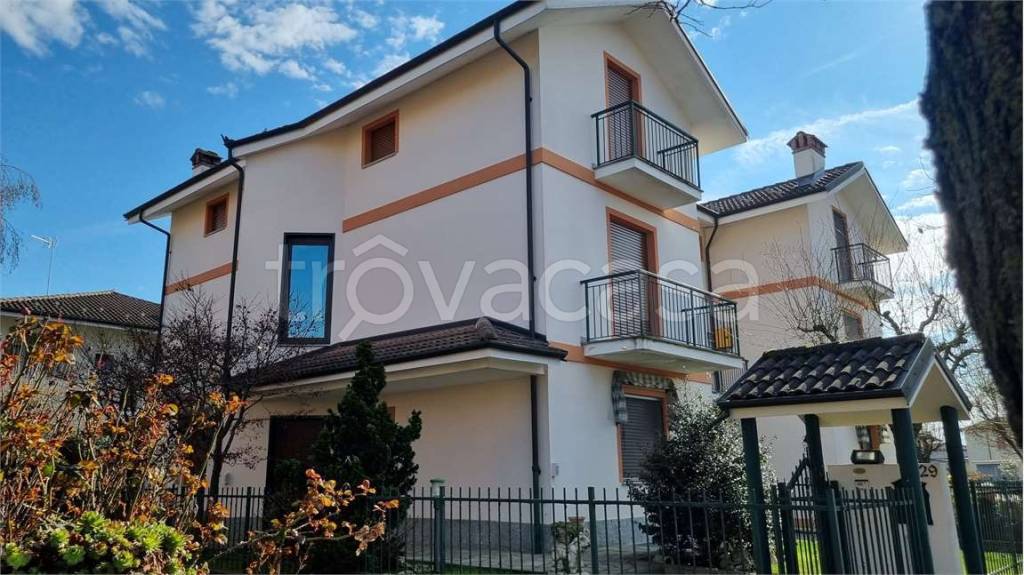 casa indipendente in vendita a Savigliano