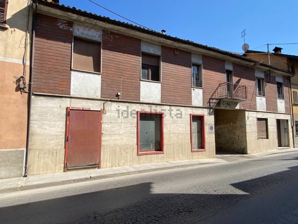 casa indipendente in vendita a Savigliano in zona Levaldigi