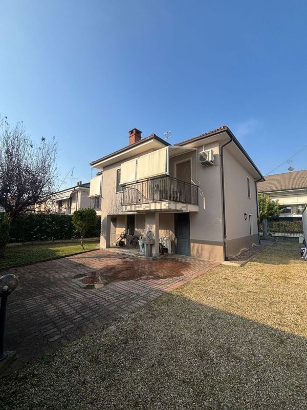 casa indipendente in vendita a Savigliano