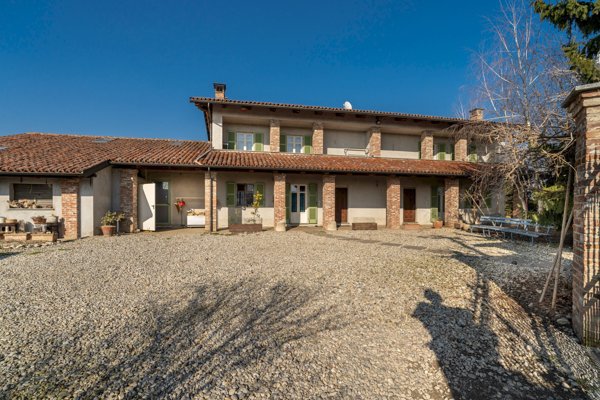 casa indipendente in vendita a Savigliano in zona Levaldigi