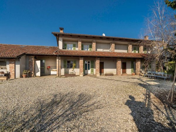 casa indipendente in vendita a Savigliano in zona Levaldigi