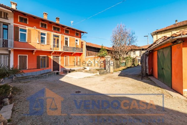 casa indipendente in vendita a Savigliano in zona Levaldigi