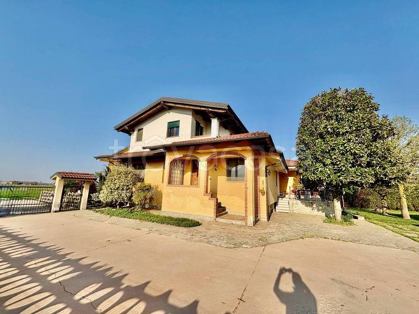 casa indipendente in vendita a Savigliano in zona Tetti Roccia