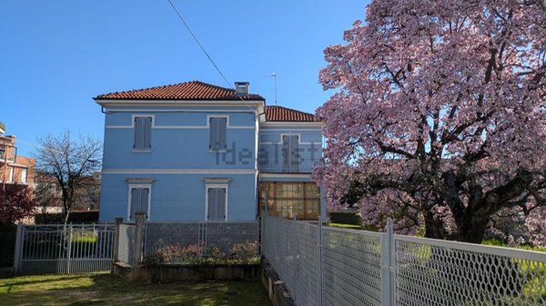casa indipendente in vendita a Savigliano in zona Apparizione
