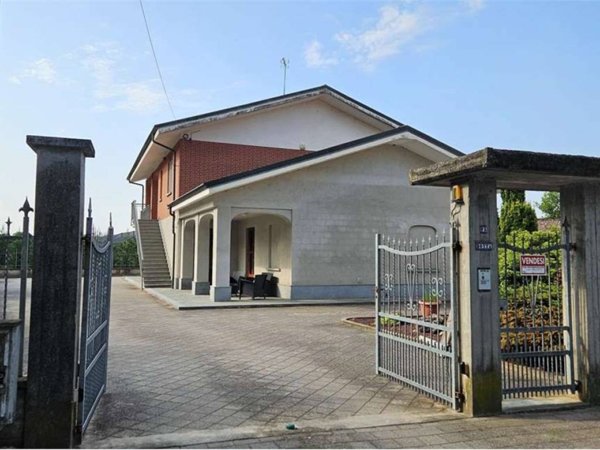 casa indipendente in vendita a Savigliano in zona Cavallotta