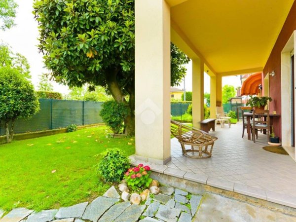 casa indipendente in vendita a Savigliano in zona Sanità