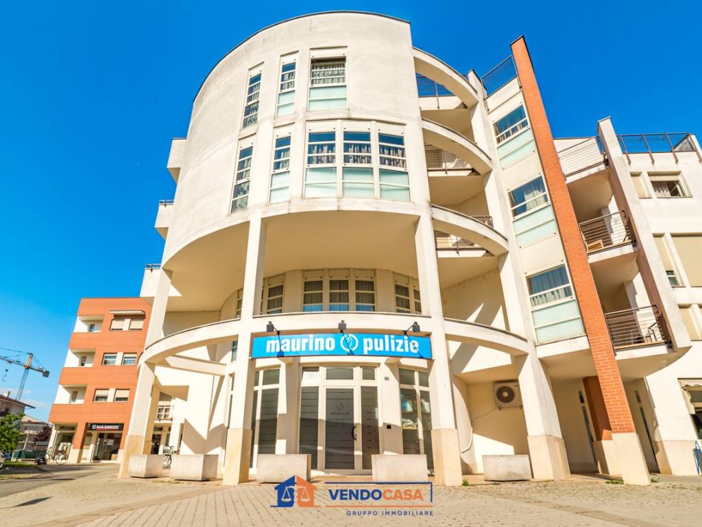locale commerciale in vendita a Savigliano