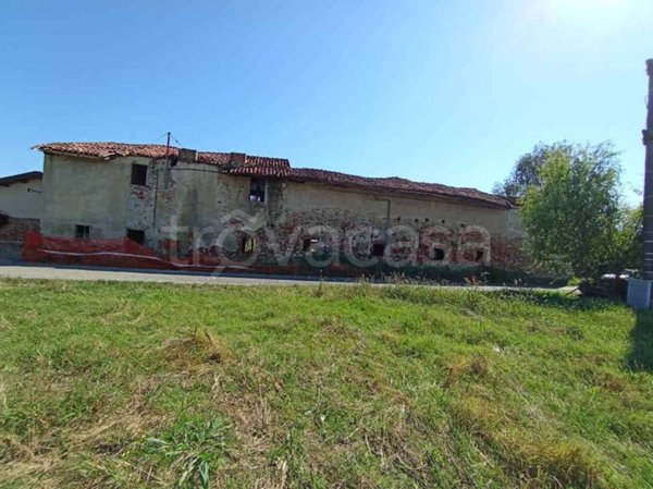 casale in vendita a Savigliano in zona Levaldigi