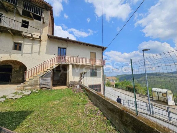 casa indipendente in vendita a Scagnello
