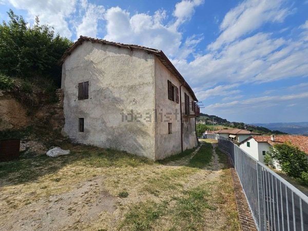 casa indipendente in vendita a Scagnello