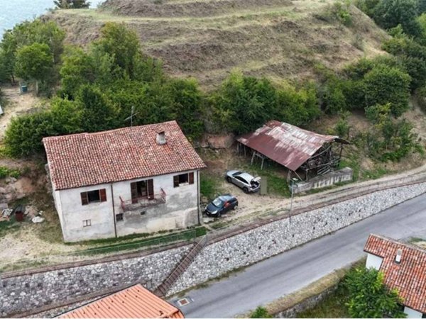 casa indipendente in vendita a Scagnello