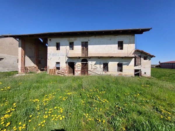 casale in vendita a Scarnafigi