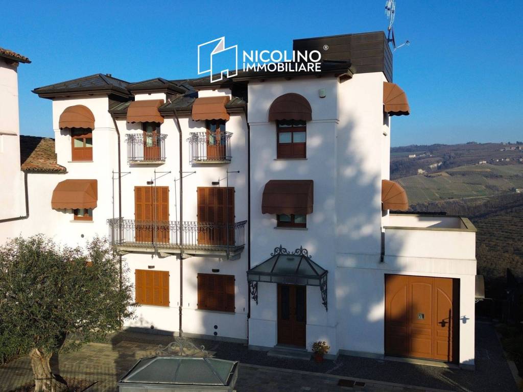 casa indipendente in vendita a Serralunga d'Alba