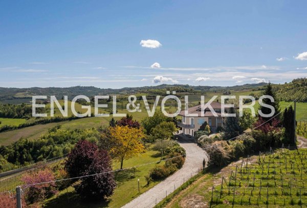 casa indipendente in vendita a Serralunga d'Alba