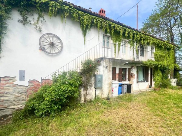 casa indipendente in vendita a Serralunga d'Alba