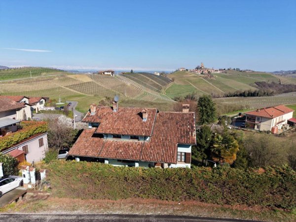 casa indipendente in vendita a Serralunga d'Alba