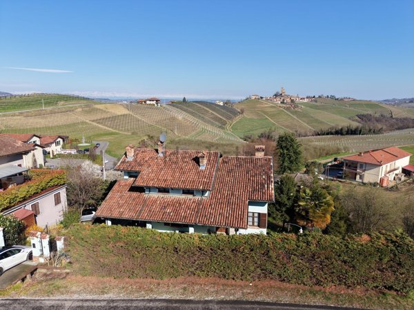 casa indipendente in vendita a Serralunga d'Alba