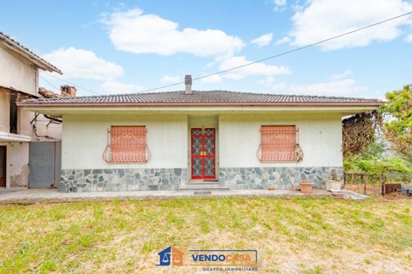 casa indipendente in vendita a Serravalle Langhe