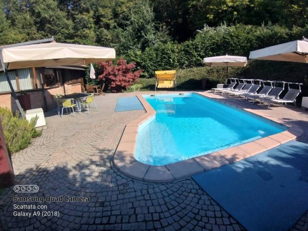 casa indipendente in vendita a Serravalle Langhe in zona Villa