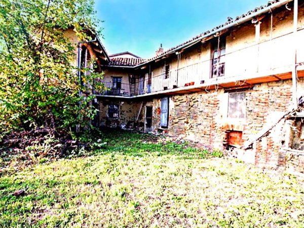 casa indipendente in vendita a Serravalle Langhe