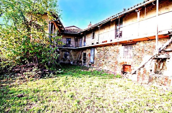 negozio in vendita a Serravalle Langhe