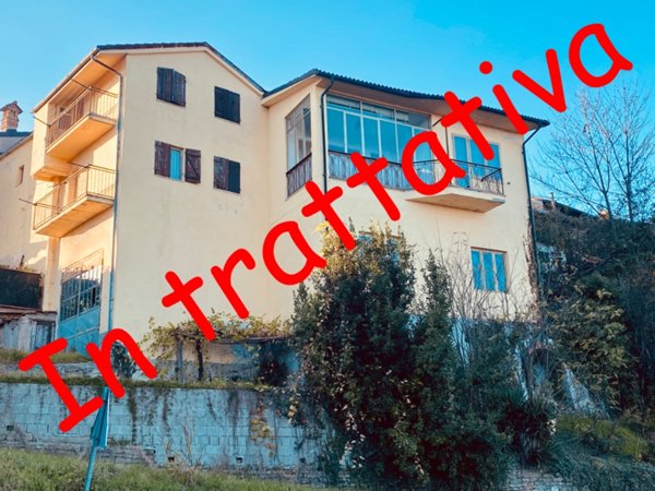 casa indipendente in vendita a Serravalle Langhe