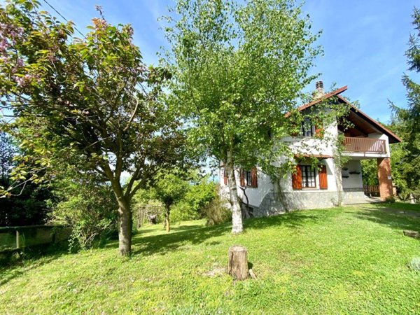 casa indipendente in vendita a Serravalle Langhe in zona Villa