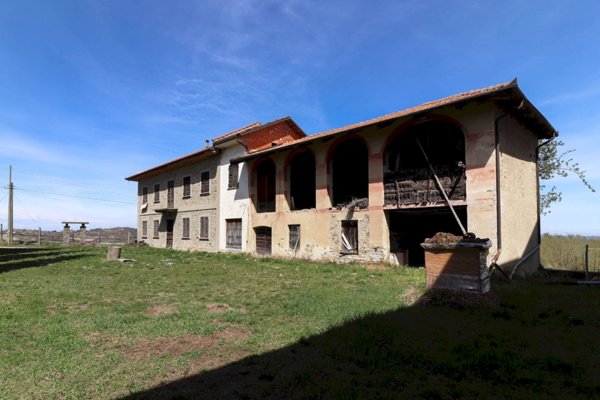 casa indipendente in vendita a Serravalle Langhe in zona Villa