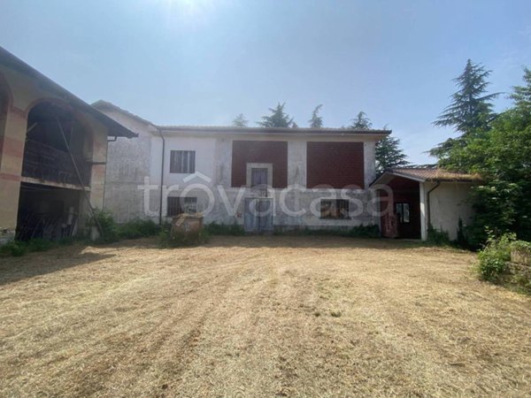 casa indipendente in vendita a Serravalle Langhe in zona Villa