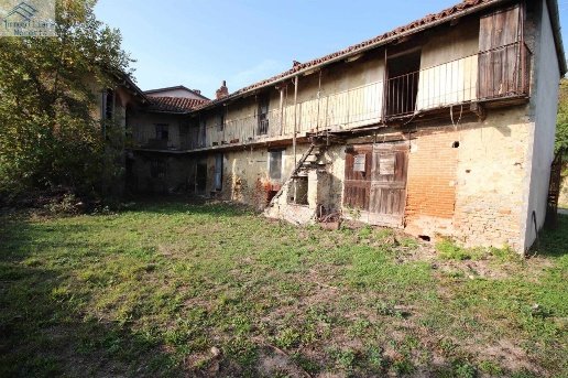 casa indipendente in vendita a Serravalle Langhe