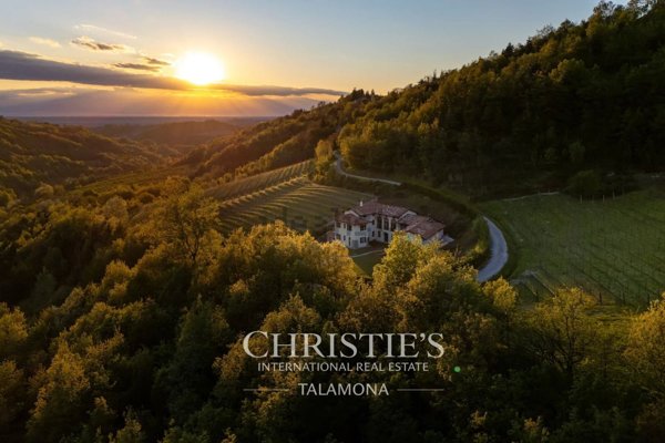casa indipendente in vendita a Serravalle Langhe