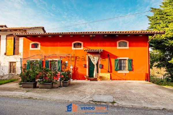 casa indipendente in vendita a Serravalle Langhe