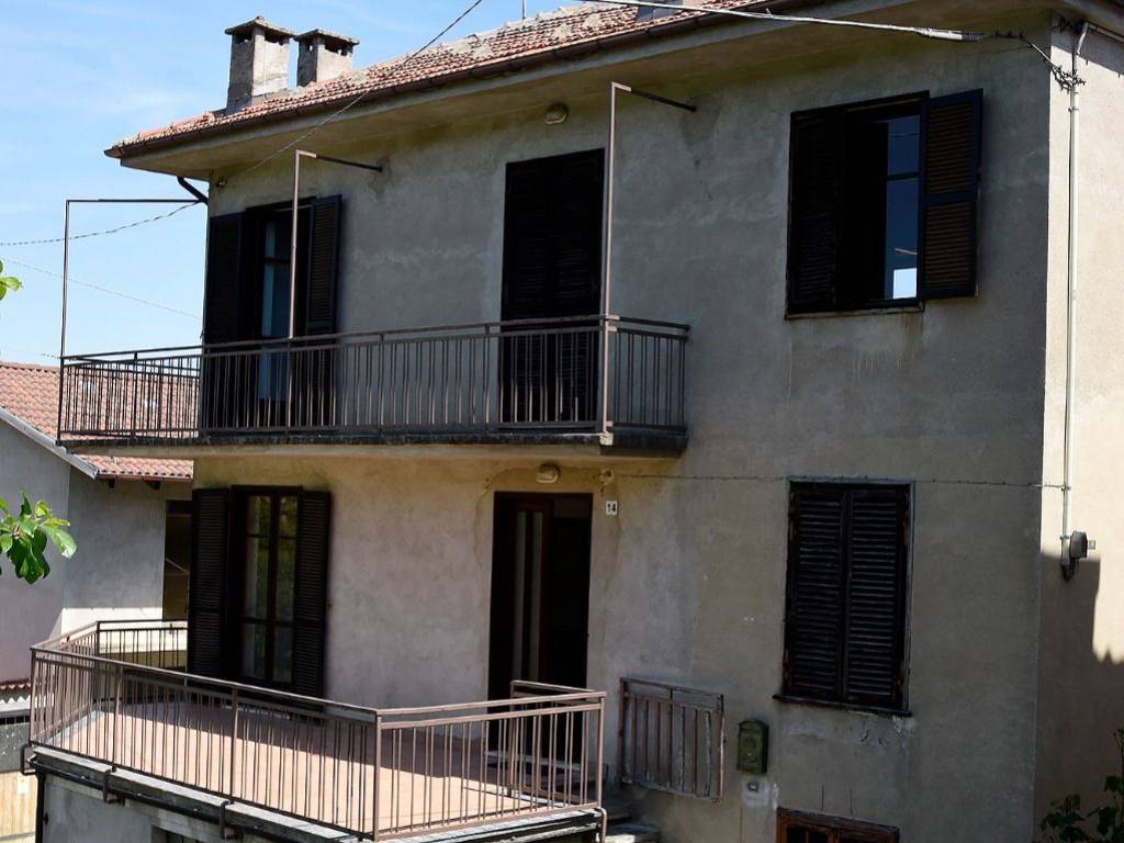 casa indipendente in vendita a Serravalle Langhe