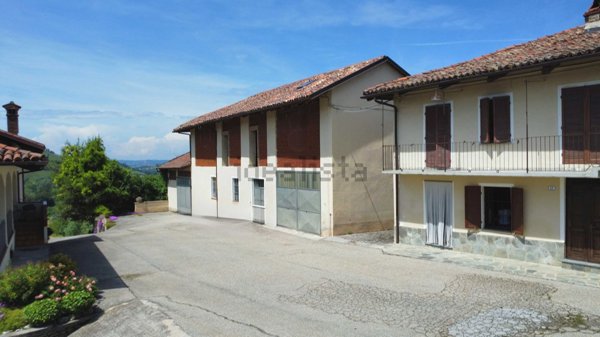 casale in vendita a Sinio